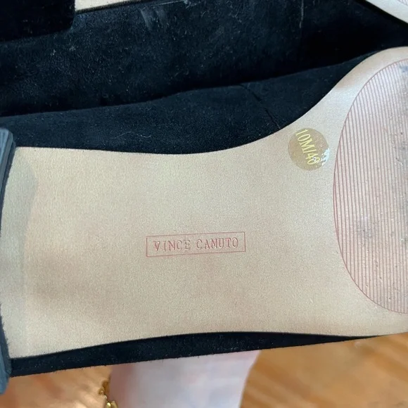 (387) *VINCE CAMUTO HEELS* - Picture 15 of 15